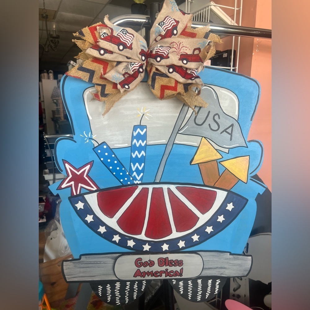 God Bless America door hanger. Wood sturdy 1/4in birch plywood design & painted